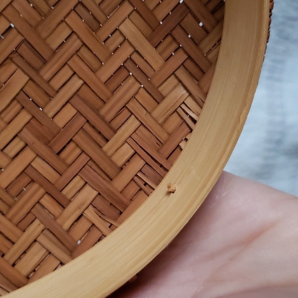 Vintage farmhouse basket with lid, bamboo or wicker basket Woven design - Picture 6 of 6